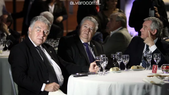 Funcionarios y empresarios escucharon con atención a los disertantes.