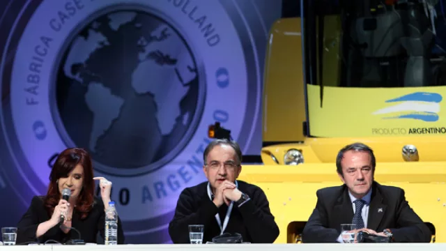 Presidenta, presidente, presidente: de la Nación, del Grupo Fiat Industrial en el Mundo, de Fiat Industrial Argentina.