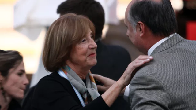 La diputada Carmen Nebreda saluda al intendente de Villa María, Eduardo Accastello, quien podría secundar a Scotto en la lista K de diputados.