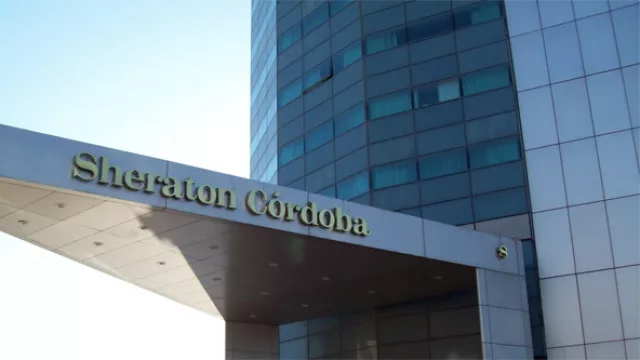 Incluso las grandes construcciones utilizan estas planchas de metal en el diseño del edificio.