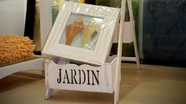 Macetero que bien juega el papel de revistero. (By Zak)