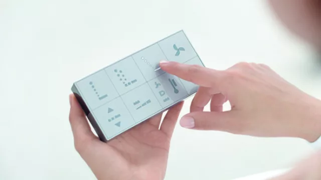 Starck diseñó el control remoto con símbolos gráficos de fácil comprensión.