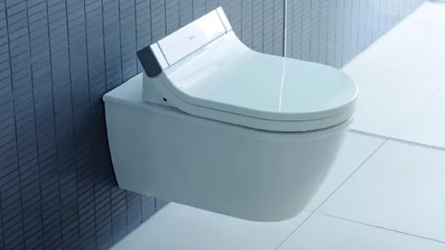 Las luces de leed del interior iluminan el hueco durante la noche.