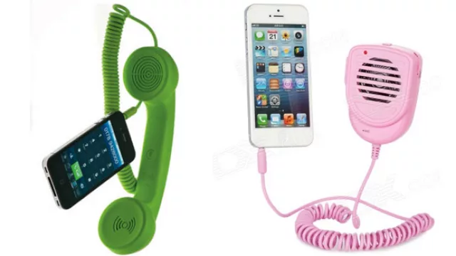 Las llamadas por teléfono celular con encanto de “fijo”. A la izquierda un tubo para el móvil (by Gato) y un micrófono de recepción de sonido y salida de audio (disponible en DX).