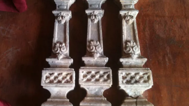 Éstas son unas de las piezas originales de la Casa Carreras, numeradas y resguardadas para su nueva instalación.