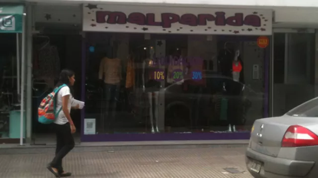 Otro ejemplo de indumentaria femenina.