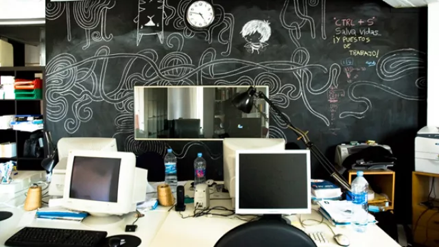 Los estudios y oficinas son los ambientes ideales para aplicar este tipo de pinturas. Brainstorm, horarios, frases inspiradoras… todo aquí.