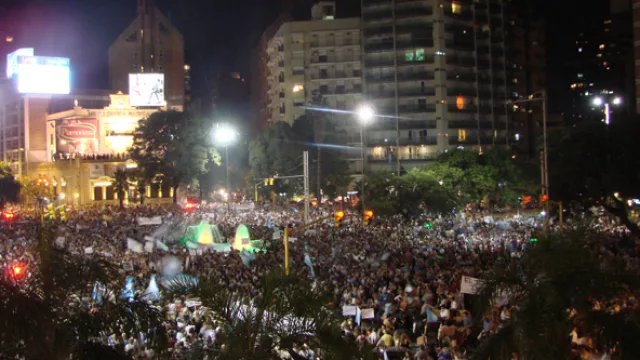 El 18A consolida dos argentinas (la oposición ve una “puertita” hacia octubre)