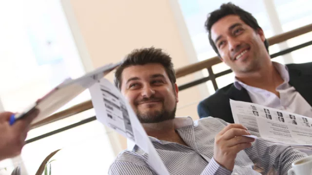 Iván Gurdulich de Gurdulich Publicidad y Rolando Arias de Perrochaval, entretenidos.