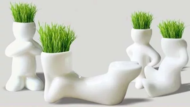 No les crecen pelos, si no pasto. Pequeñas figuritas de cerámica china para el escritorio (by Awawa, en Bazar.com y Zak).