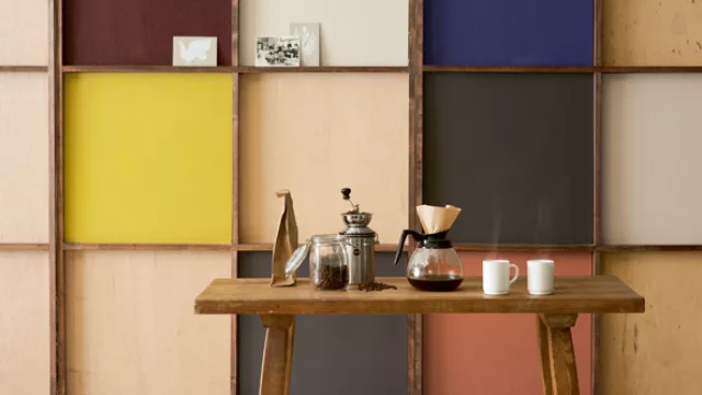 La combinación de distintas geometrías y colores denotan una energía diferente en las paredes.