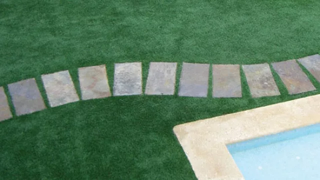 Ideales para instalar al borde de la pileta ya que el agua no lo destruye ni alberga hongos.