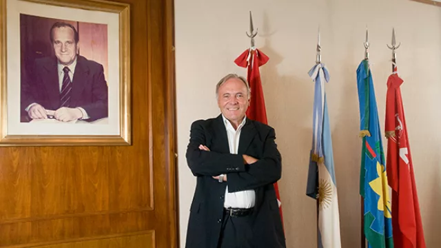 Nuestro auto económico costaría la mitad que el más barato actual.