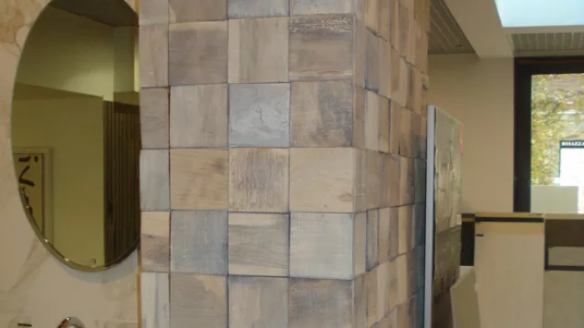 Una de las virtudes de estos adoquines de madera es la variación de tonalidades que generan diseños cálidos y originales.