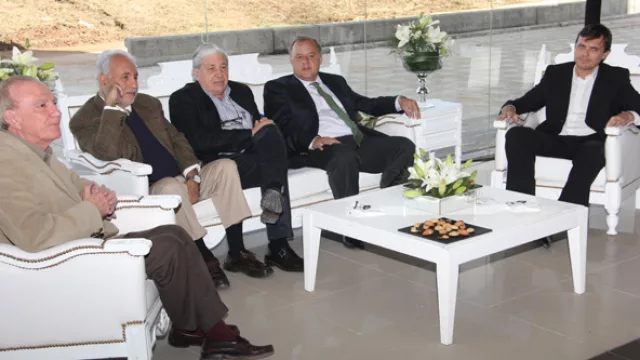 El grupo empresarial que lleva a cabo el proyecto brindó ayer una conferencia de prensa.