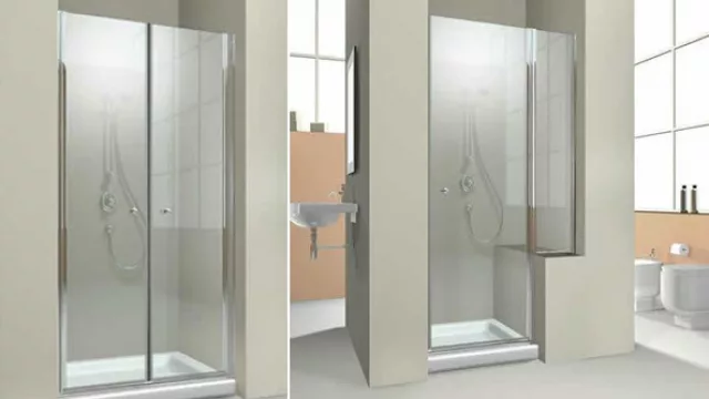 Cualquiera sea la disposición de las mamparas, en este caso frontal, la abertura puede ser rebatible o deslizarse. Glassic trabaja con diseños a medida.