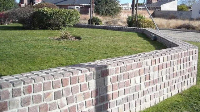 La variedad de formas y colores permiten acompañar los más variados diseños arquitectónicos tanto en solados, como revistiendo paredes.