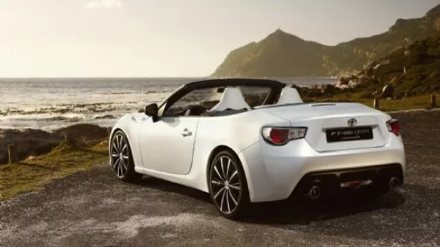 El FT 86 Open. El placer de manejar un deportivo descapotable.