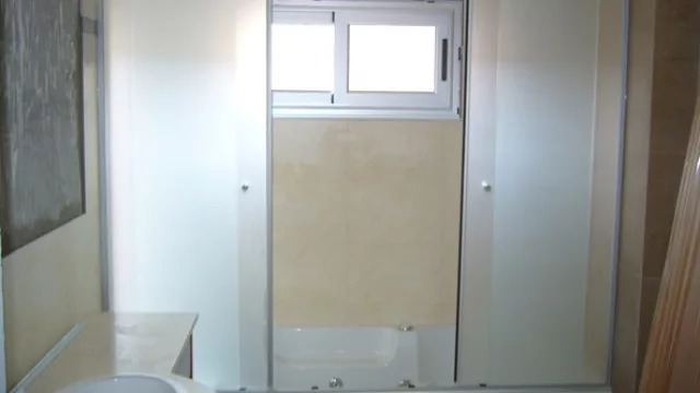 Es posible colocarlas en mamparas y otros interiores de la casa que requieran un cierto nivel de privacidad.