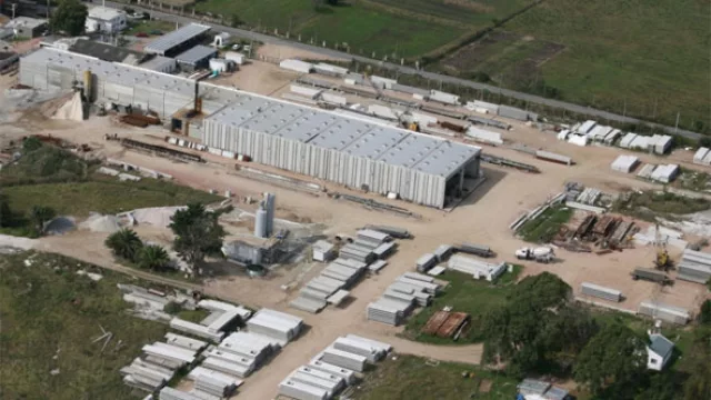 Flasur Astori va por la mitad de su plan de inversiones (puso US$ 750 mil del millón y medio previsto)