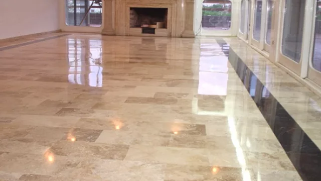 El vitrificado impermeabiliza el piso, por eso cuando lo lavamos con agua (no hacen falta ceras ni productos especiales) se debe secar bien.