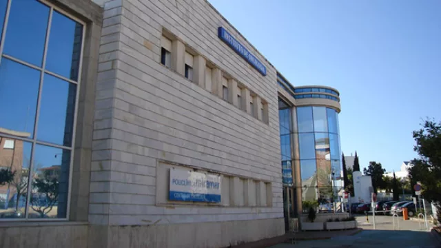 Al filtrar la luz, se  impide que las cortinas, tapizados o alfombras pierdan el color.