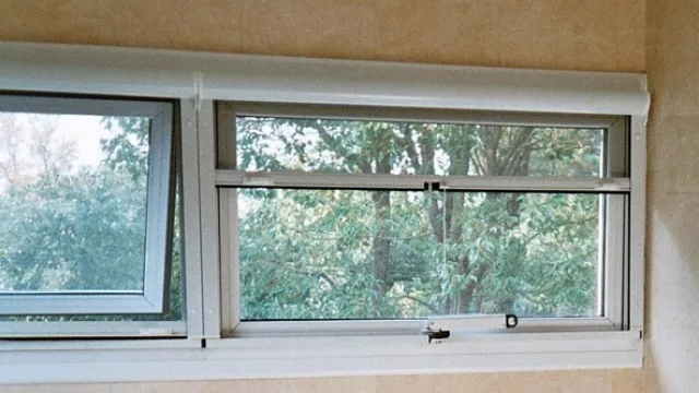 Es un producto compatible con cualquier tipo de puertas y ventanas e incluso se adaptan a cualquier material.