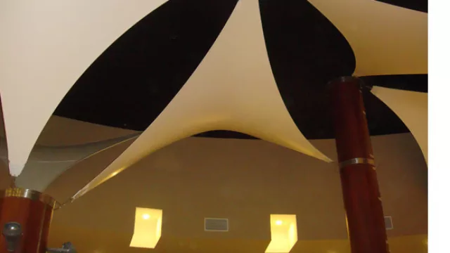 Estos cielorrasos son fabricados para interior, en lo proyectos exteriores se usan lonas con tratamiento UV.