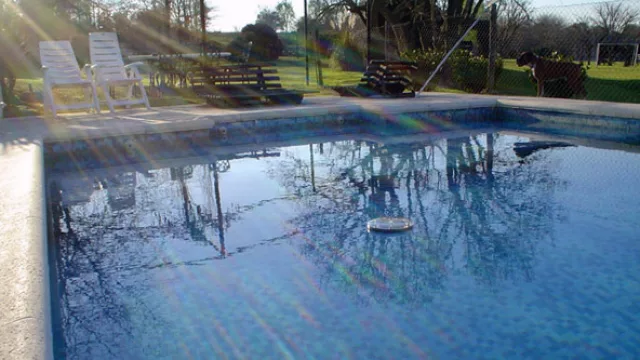 La versión solar, ioniza hasta 100 mil litros de agua mientras que los modelos eléctricos (ionizador u ozonizador) lo hacen hasta 60 mil litros.