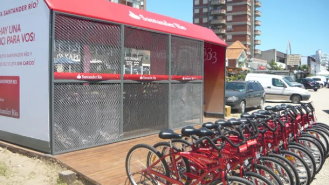 En Pinamar, los clientes que tengan Tarjeta Santander Río podrán disfrutar de un paseo en bicicleta por 2 horas sin cargo.