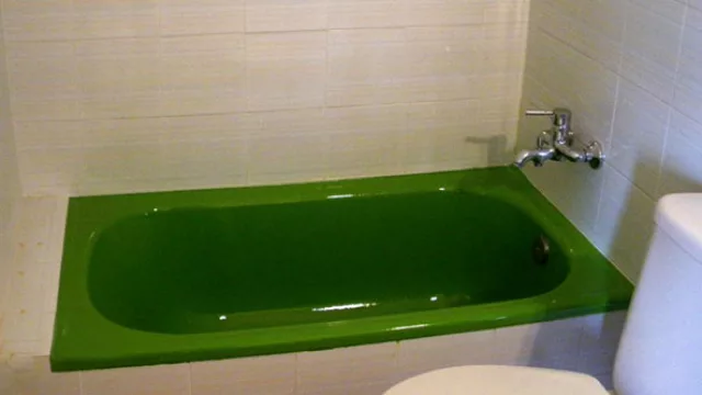 Las superficies expuestas al agua, viento y sol pueden protegerse con una piel de esmalte de caucho y sobredimensionar detalles decorativos.