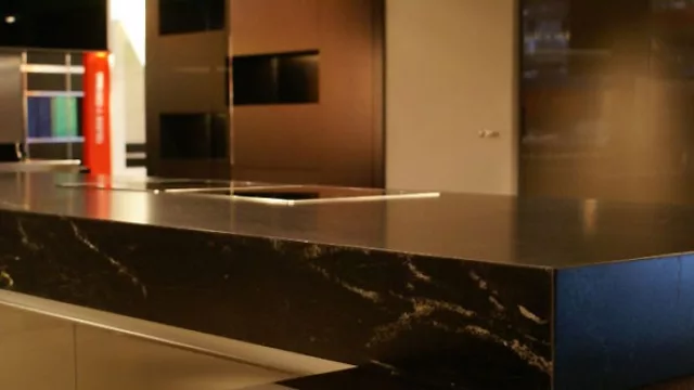 La terminación “Leader” es un concepto por demás vanguardista en las cocinas modernas. Y es posible aplicarlo en todo tipo de piedras naturales.