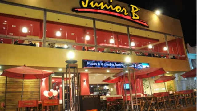 Junior B comienza el año con 17 locales (y se pone palo a palo con McDonalds en Córdoba)