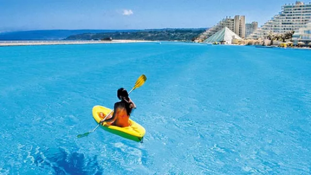 Nadar en medio del bosque: Solanas estrena la primera Crystal Lagoon de Uruguay