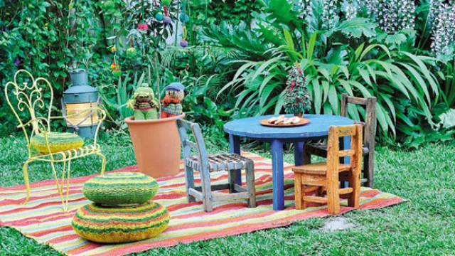 Las flores bordadas son producto de inspiración colonial española