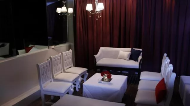 El salón de eventos múltiples está ubicado en la esquina de Tristán Malbrán y Roque Funes.