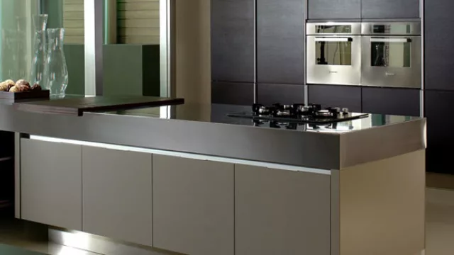 Las mesadas son de gran espesores y alto brillo. De acero, corian o silestone, o texturadas con granitos terminación Leader.