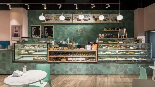 La torta piedra llega a Carrasco (Ximena Torres abre primera franquicia de La Dulcería)