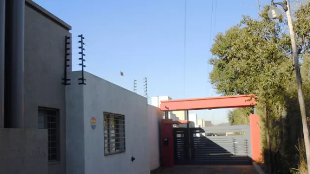 Un cerco eléctrico compatibiliza con alarmas, sensores de movimiento, y otros ya instalados. 