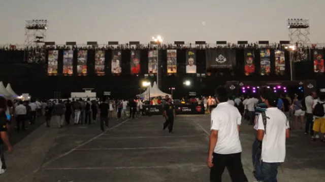 La imponente vista del ingreso al Estadio Pipa Tigre, una estructura montada con tribunas tubulares