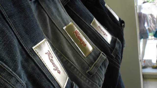 La línea está destinada sólo a mujeres.