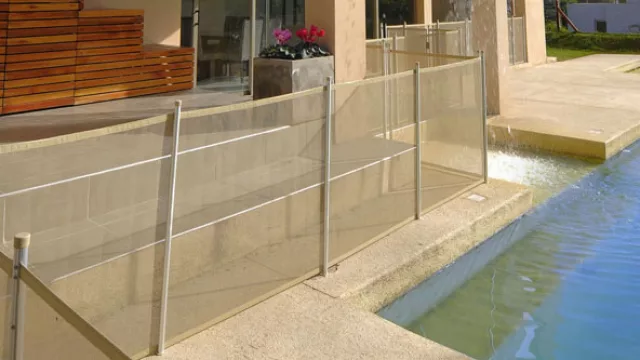 Es posible instalarlos en el perímetro de la pileta cualquiera sea la forma y la superficie del borde: deck, cerámico, césped, hormigón, entre otros.