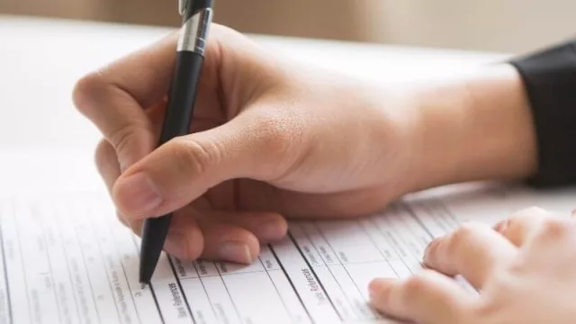 Hablemos de encuestas en serio: 4 conceptos básicos para que no te vendan pescado podrido