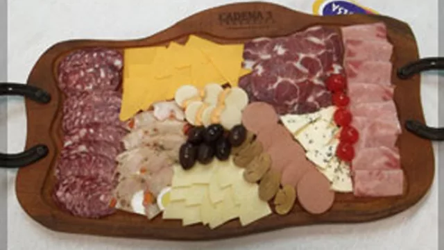 A cualquier hora y en cualquier lugar sale una picada (vienen envasadas al vacío, claro)