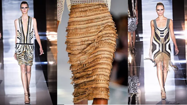 Colecciones en pasarela: dos vestidos con excelentes bordados en pedrería y canutillos; y una falda en seda dorada con flecos.