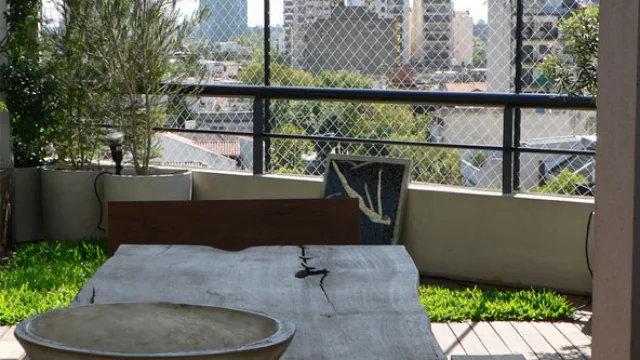 Una galería o terraza puede estar protegida por un período de 2 a 4 años y luego reemplazar sólo la red.