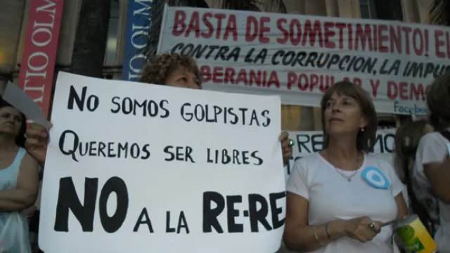Basta de limitar nuestros derechos