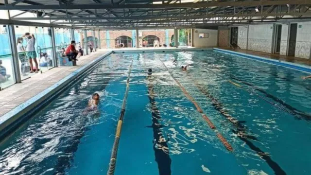 Se ampliaron los cupos para los natatorios climatizados Municipales