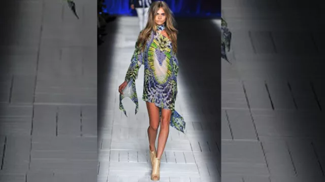 Un vestido sugerente, sexy y glamouroso a la vez.