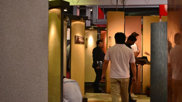 Las empresas especializadas en revestimientos, ya sea para pisos o paredes, reciclaron sus propuestas agregando algunos colores más a la paleta convencional.